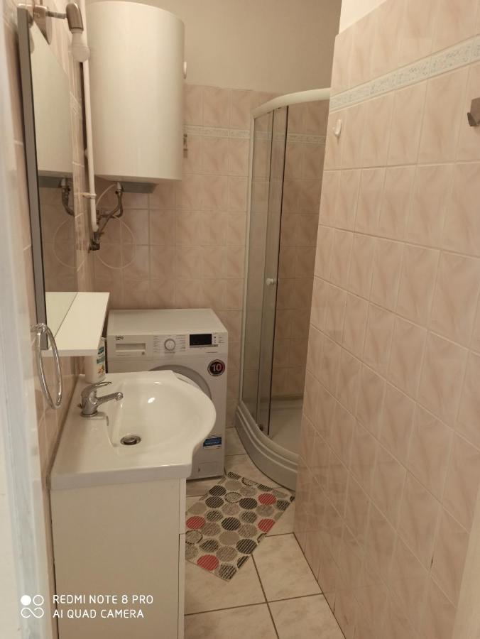 סולנוק Centrum 2 Apartman מראה חיצוני תמונה
