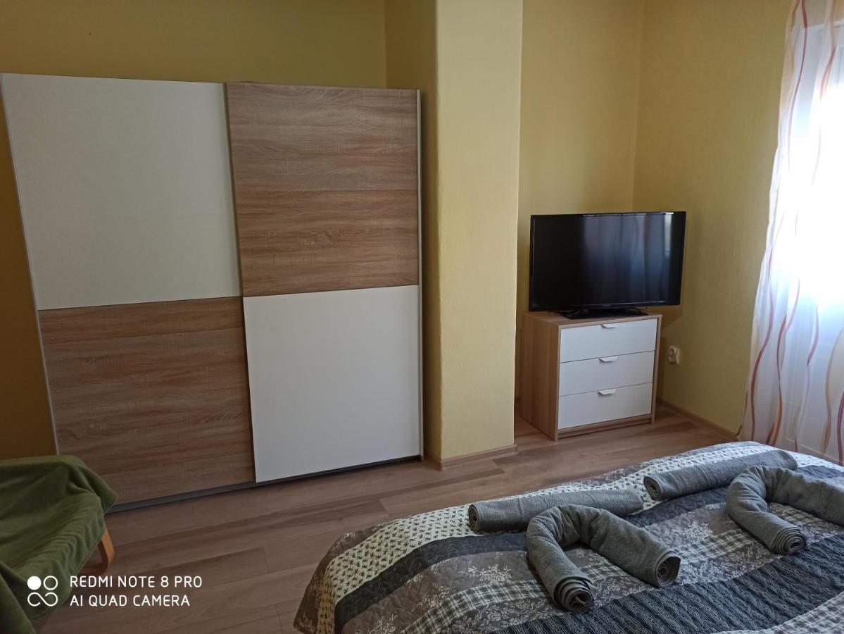 סולנוק Centrum 2 Apartman מראה חיצוני תמונה