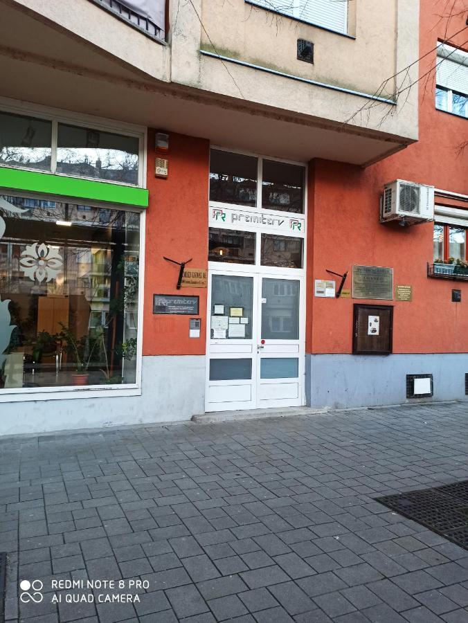 סולנוק Centrum 2 Apartman מראה חיצוני תמונה